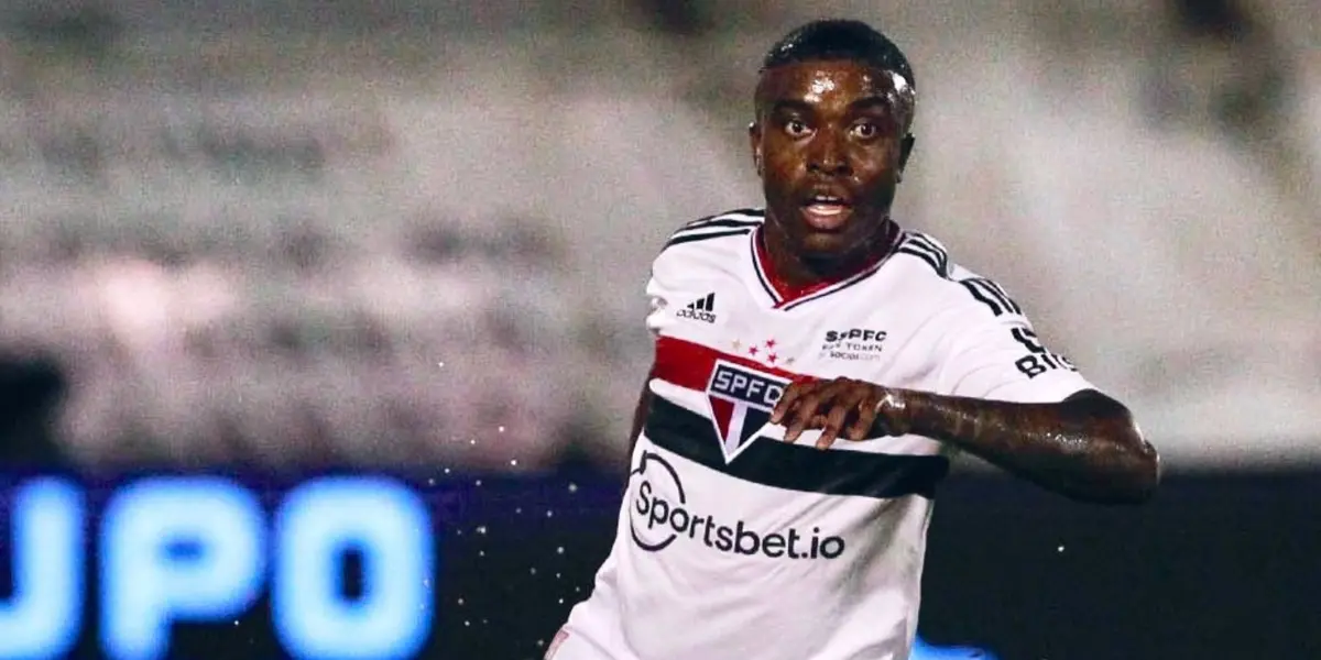 O Flamengo, após um excelente desempenho com 12 dias de treinamento e uma sequência de dez jogos invictos, sofreu uma derrota humilhante