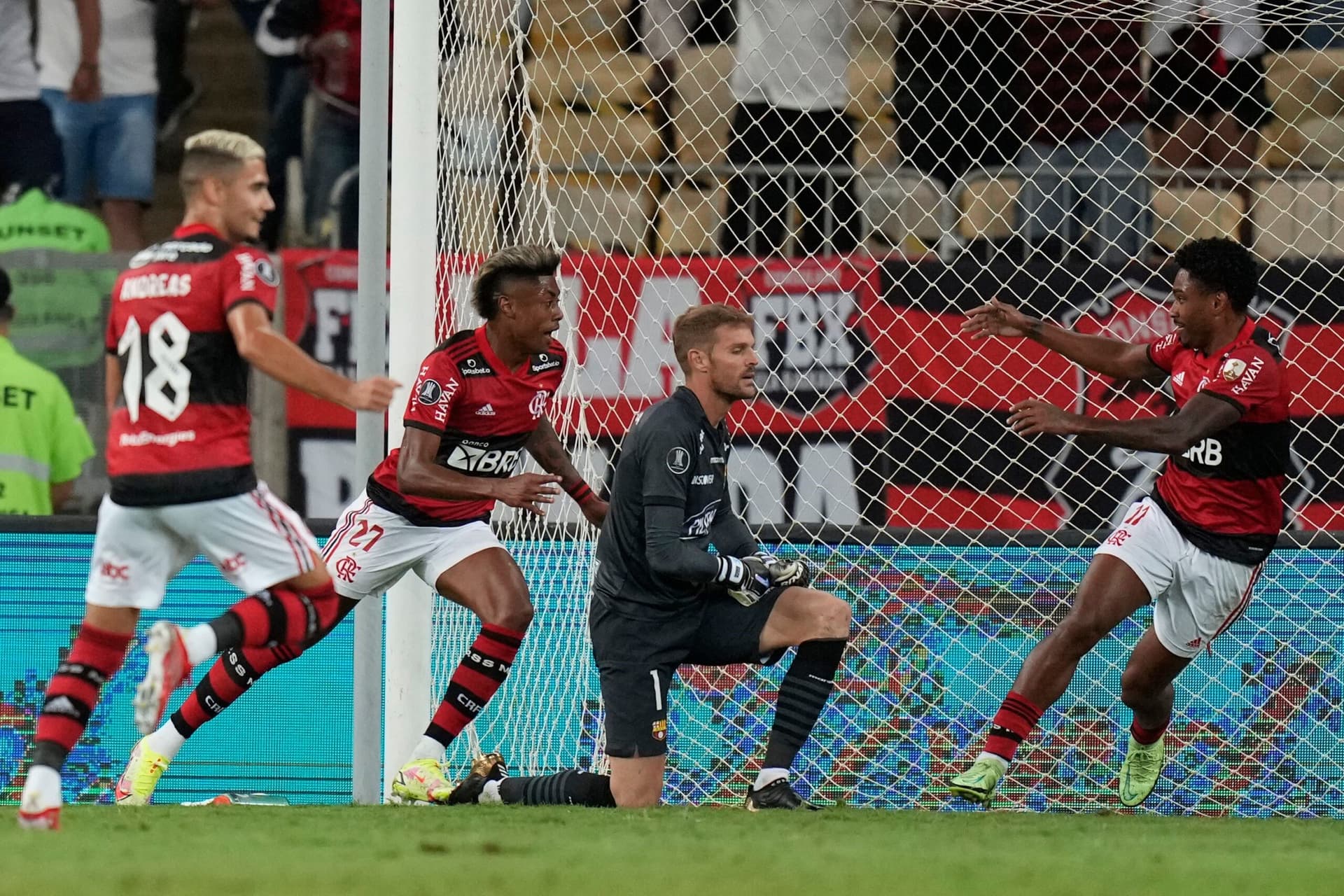 O Flamengo está fazendo uma renovação total no time.