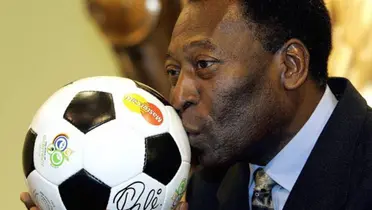 O futebol sente saudades do rei Pelé