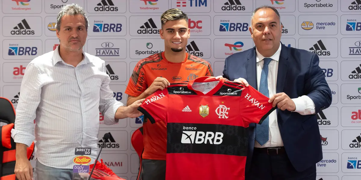 O futuro do meio-campista do Manchester United Andreas Pereira continua incerto