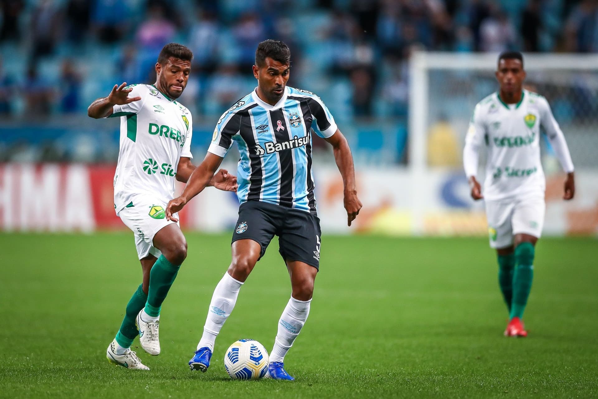 O Grêmio terá um desafio difícil no próximo sábado contra o Athletico, no Campeonato Brasileiro, e terá que lidar com desfalques importantes