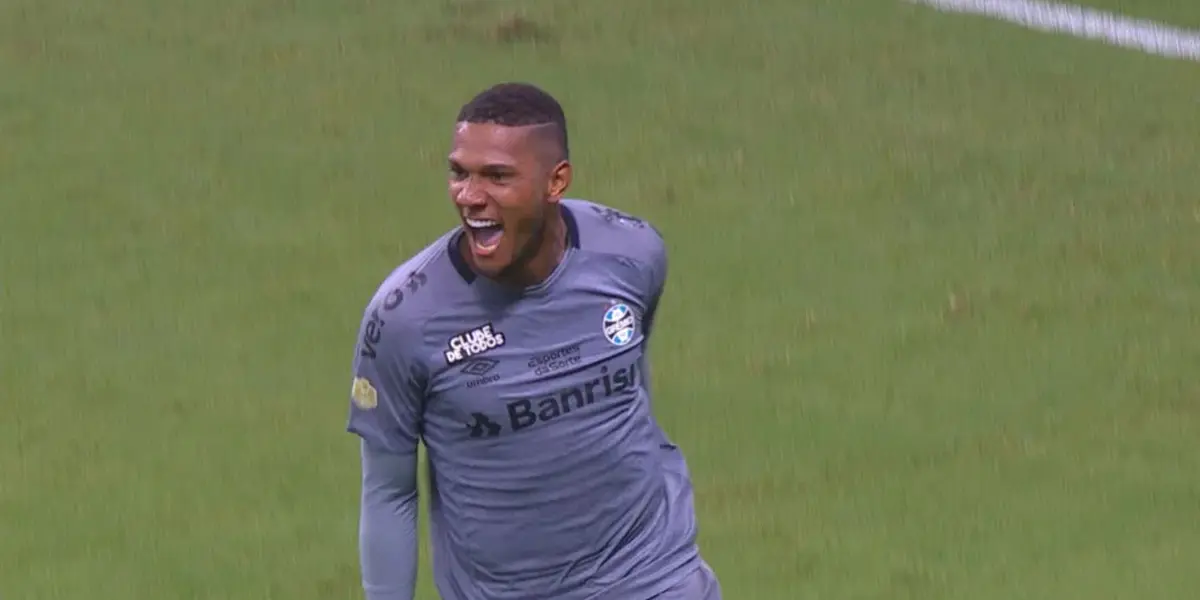 O Grêmio, um dos principais clubes de futebol do Brasil, está atento não apenas às possibilidades de contratações, mas também às saídas