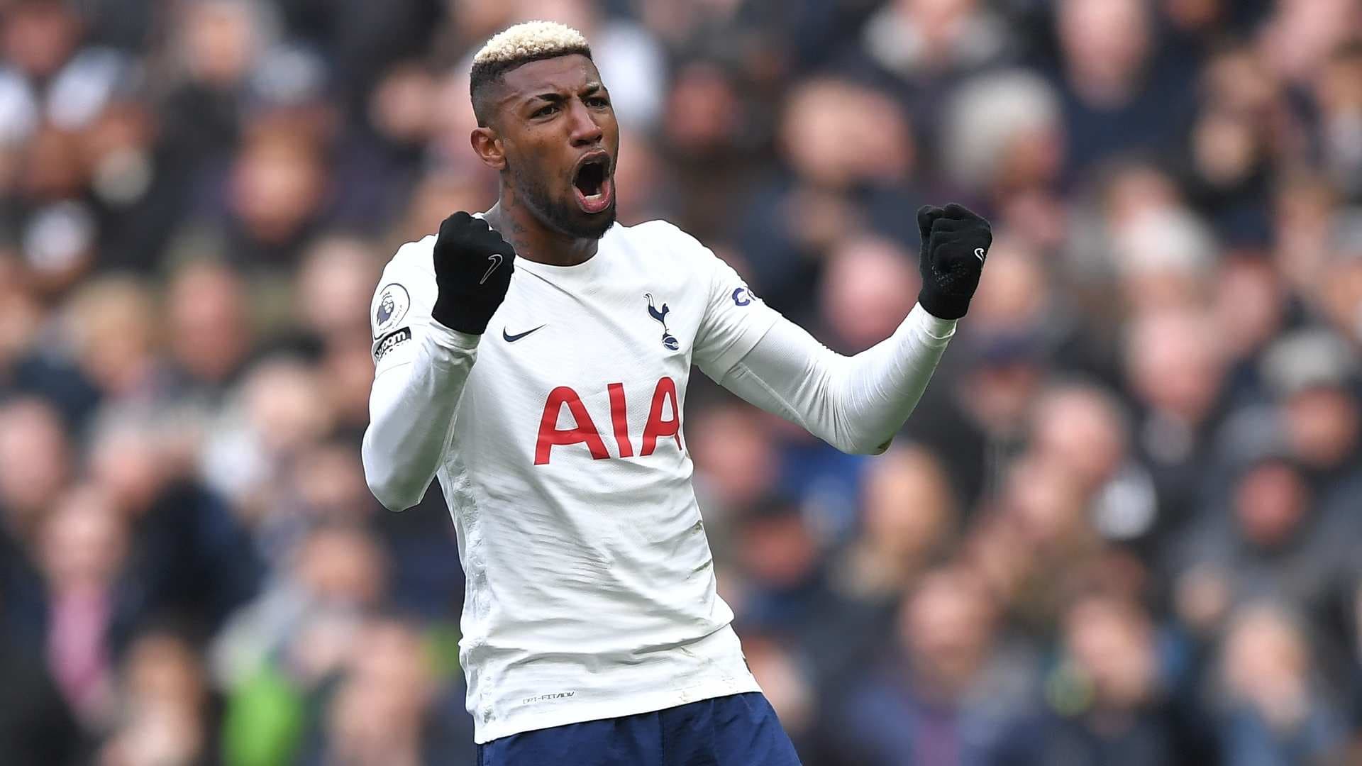 O jogador brasileiro do Tottenham, que soa para reforçar o lateral-direito, reconhece que tem amigos no Atlético e que acompanha seus jogos.