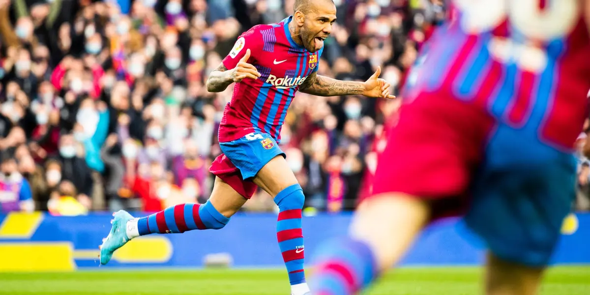 O jogador de futebol Daniel Alves, conhecido por sua passagem por clubes como Barcelona e PSG, está preso desde o dia 20 de janeiro de 2023