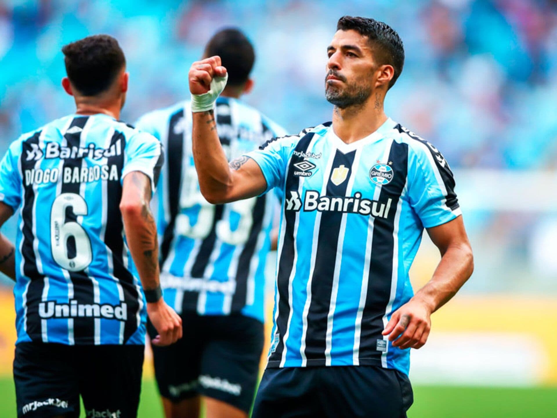 O jogo entre Grêmio e Santos, válido pela primeira rodada do Brasileirão 2023, está sendo disputado no Estádio Alfredo Jaconi em Caxias