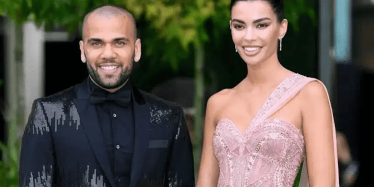 O jornal Mundo Desportivo teve acesso a mensagens privadas da ex-esposa de Daniel Alves