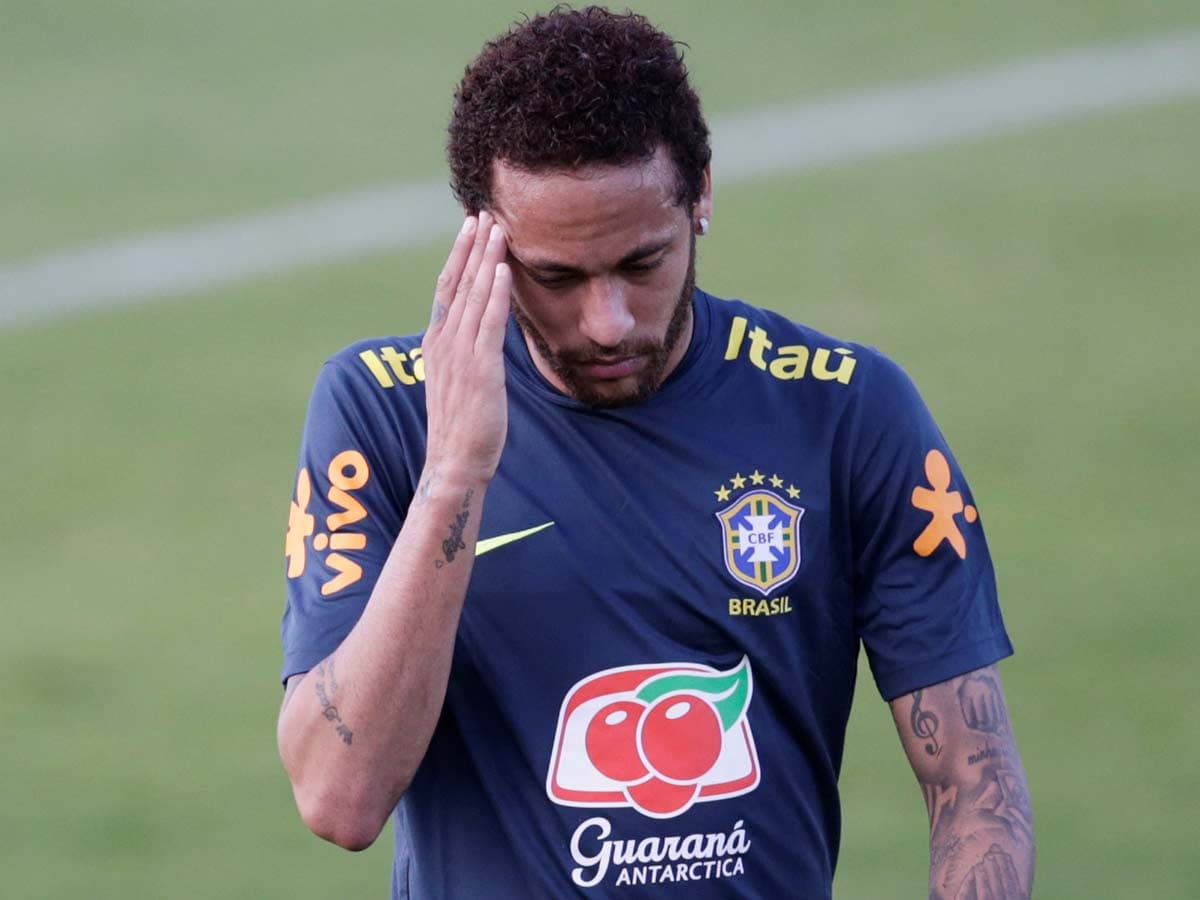 O jornalista francês Daniel Riolo lançou duras críticas ao atacante brasileiro diante do mau momento do PSG na Ligue 1 e da eliminação na Liga dos Campeões.