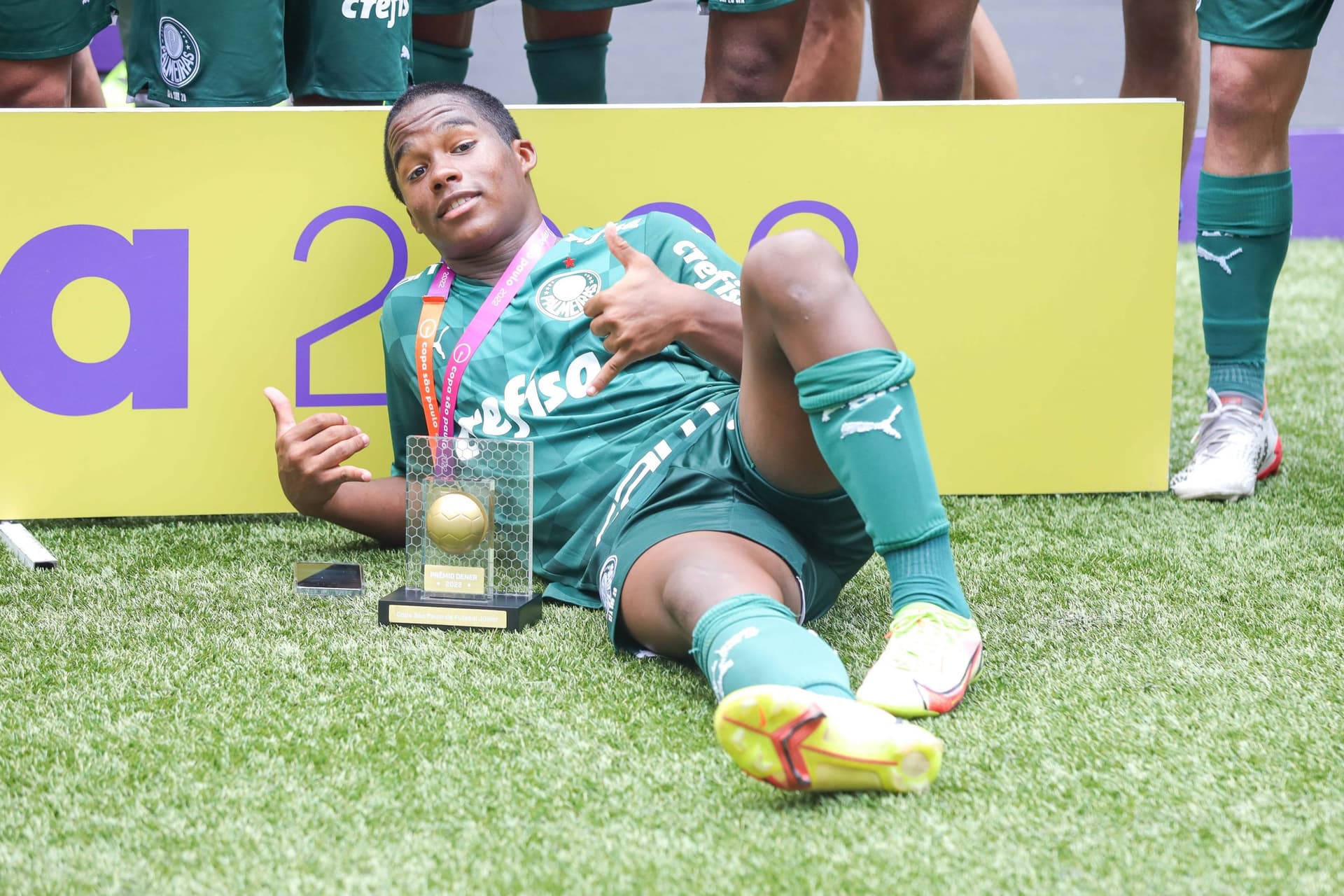 O jovem atacante do Palmeiras afirmou que pretende ficar muito tempo no Brasil, antes de dar o grande salto para o futebol europeu. Um golpe para o mercado de transferências de verão.