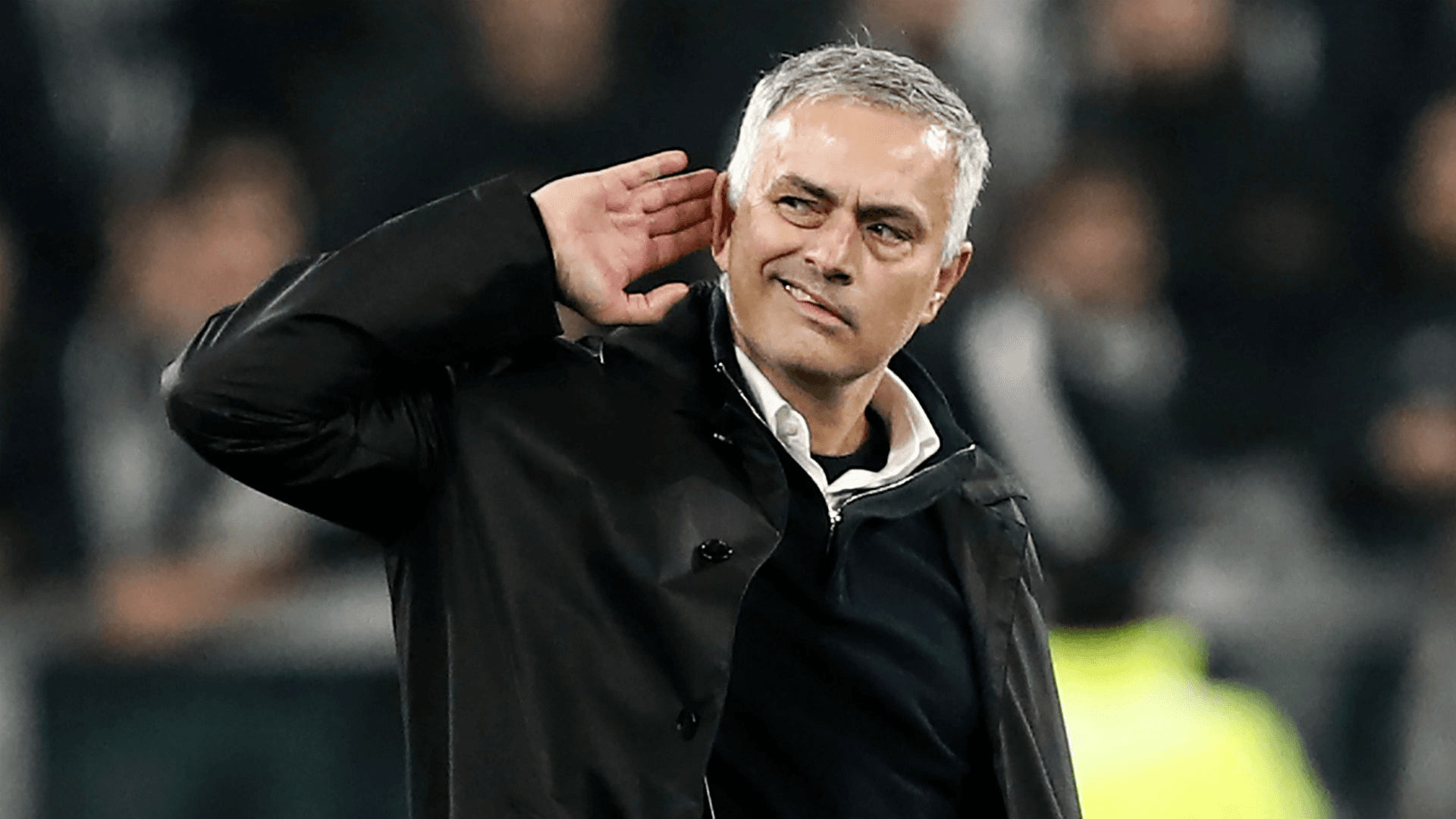 O lateral que pode retornar ao Palmeiras após ser 'esquecido' por José Mourinho na Roma