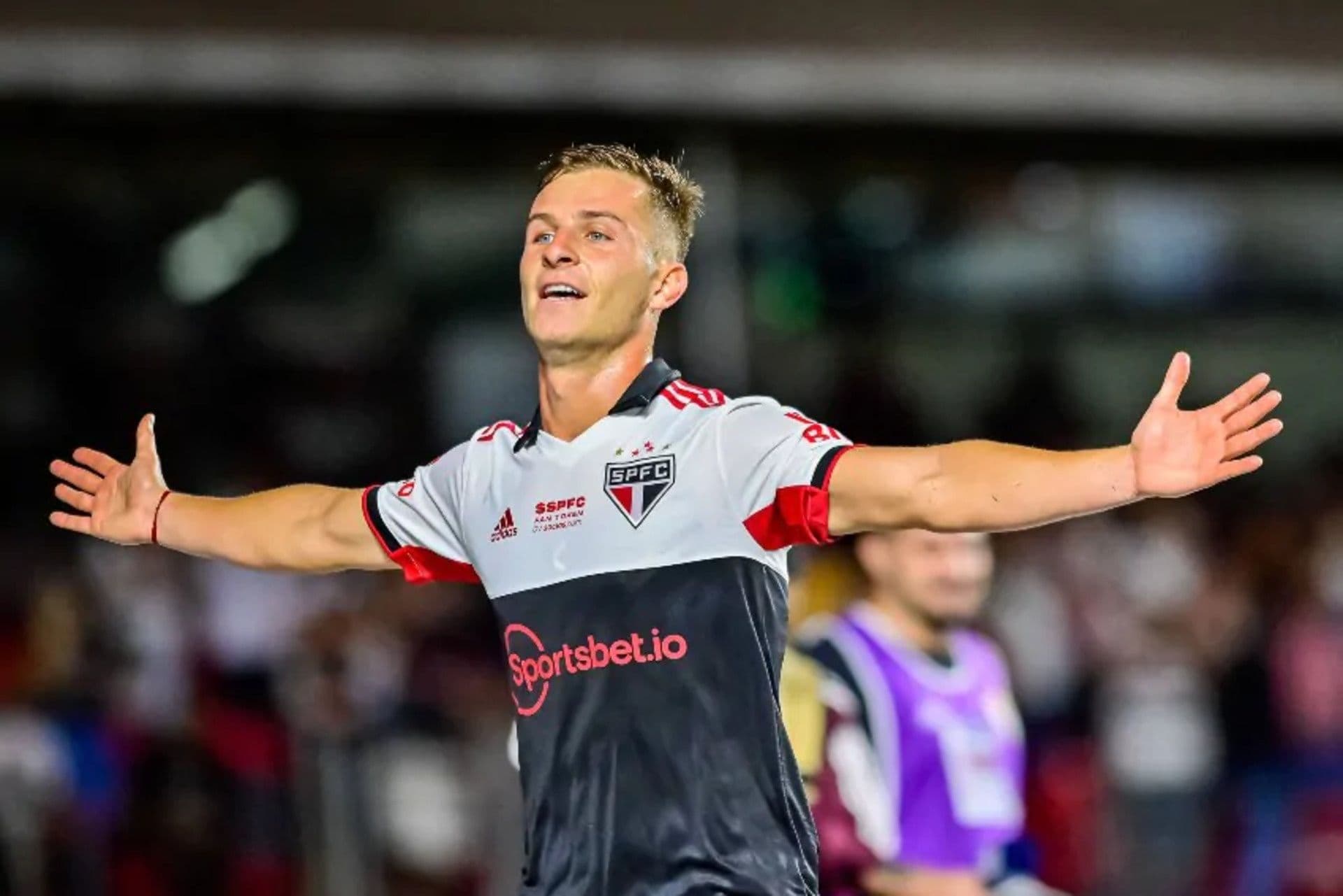 O meia argentino Giuliano Galoppo tem sido um dos destaques do São Paulo na temporada 2023, marcando sete gols pelo time até o momento