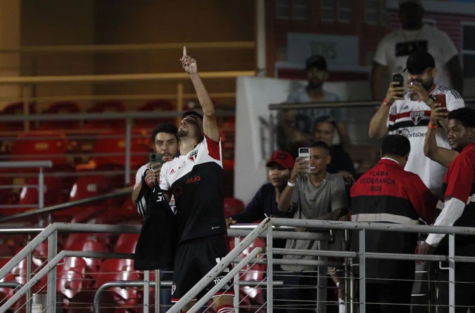 O meia-atacante Pedrinho, que chegou ao São Paulo no início deste ano, concedeu uma entrevista para a Gazeta Esportiva, que deu polêmica nos últimos dias por conta de sua declaração