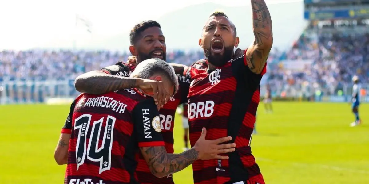 O meio-campista estreou no Brasileirão e agora poderá fazê-lo na Copa do Brasil e na Copa Libertadores nos próximos dois jogos.