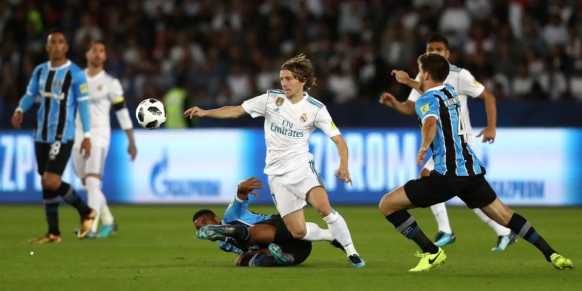 O novo reforço para o time do Grêmio já ganhou a Bola de Ouro em sua categoria