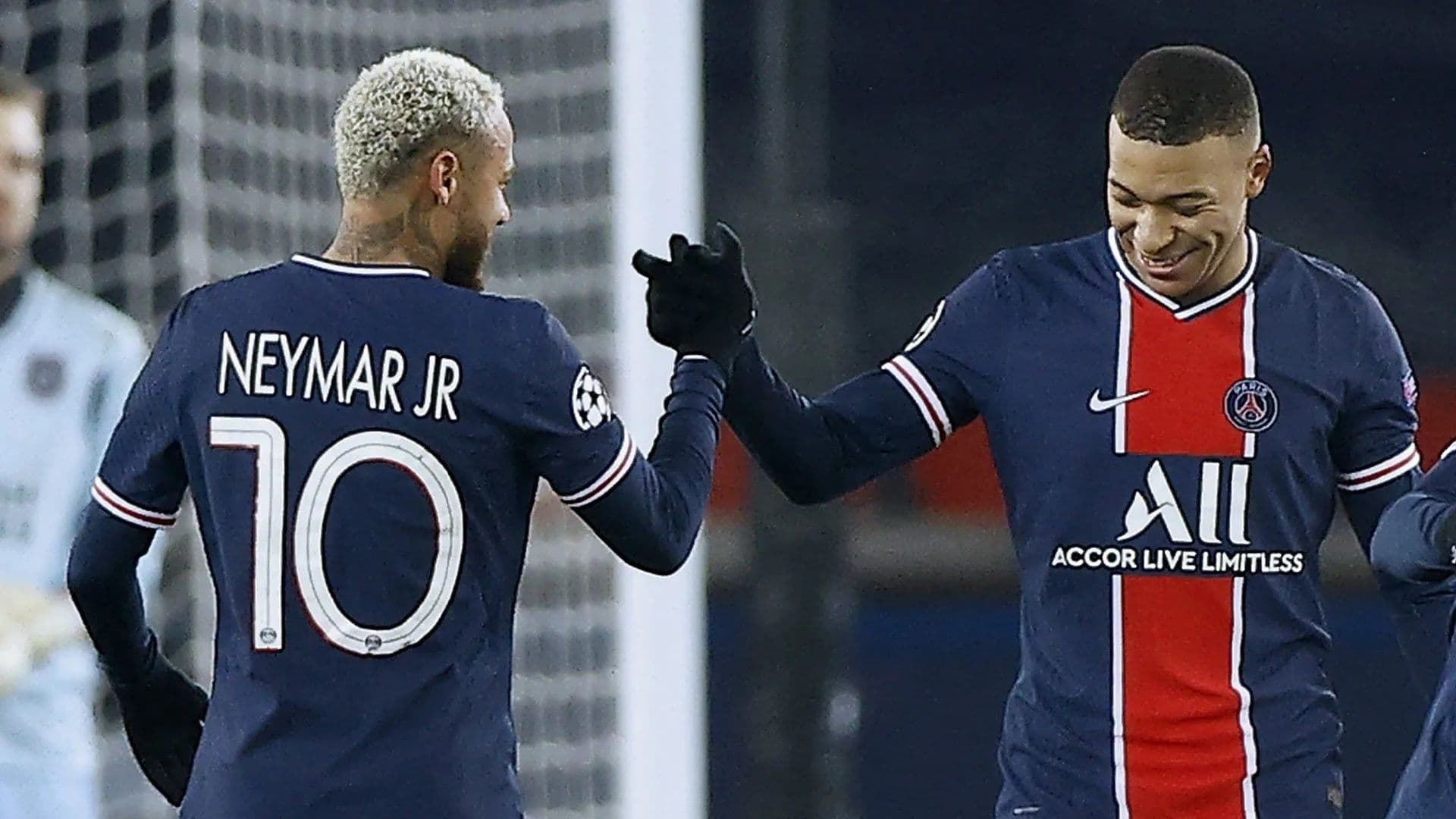 O Paris Saint-Germain (PSG) venceu o Nantes por 4 a 2 na tarde deste sábado (04/03/2023) e se aproximou ainda mais do francês na Ligue 1
