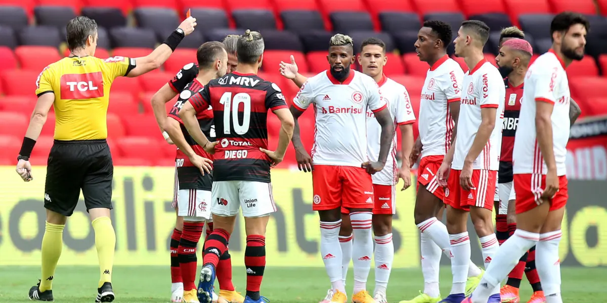 O pedido de reforço para o Santos (Foto: Internacional)