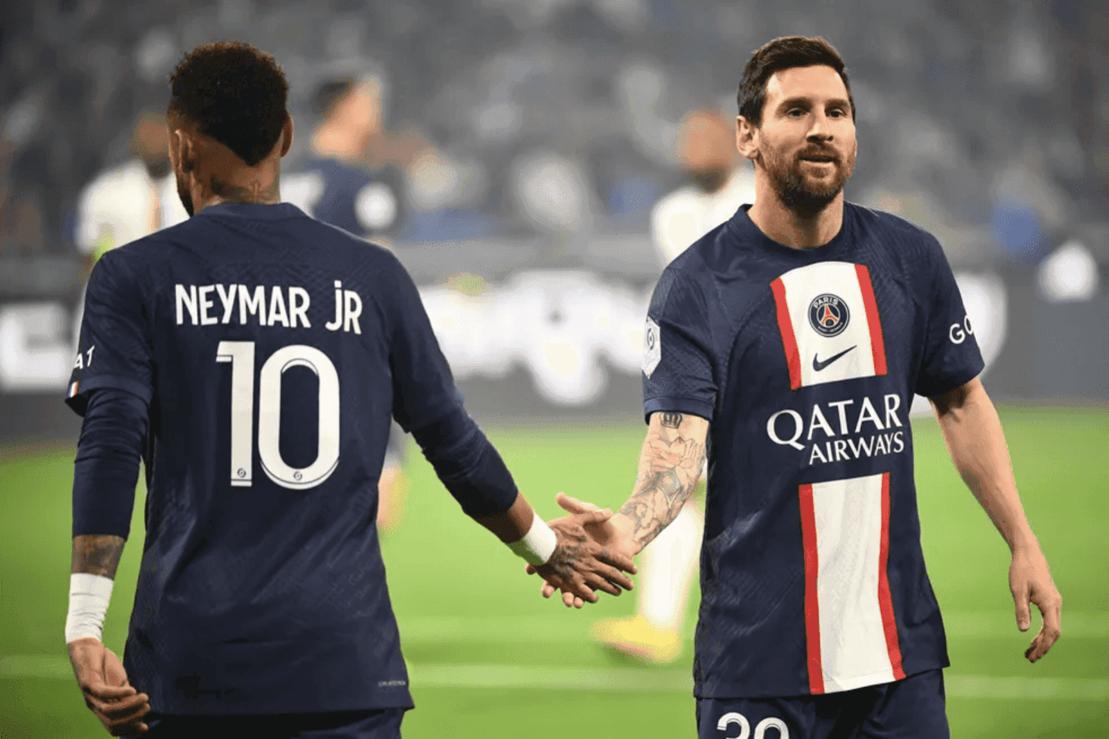 O PSG foi derrotado por 2 a 0 pelo Rennes e atitude da torcida revoltou Neymar e Messi