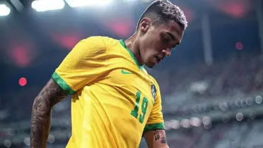 O que Raphinha faz ao fim do primeiro tempo (Foto: CBF)