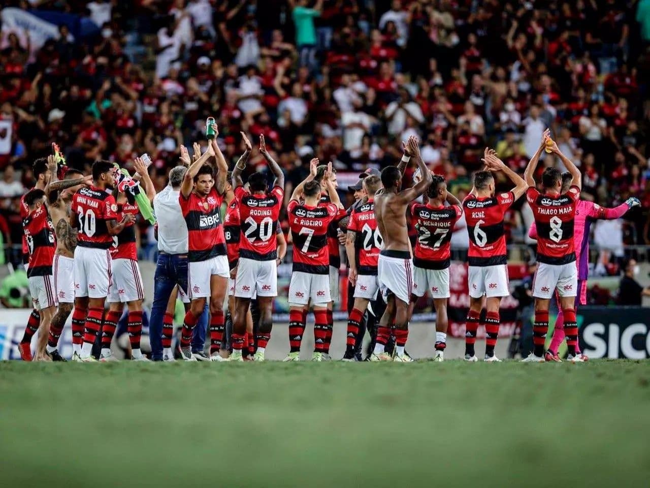 O rubro-negro viaja até Florianopólis para enfrentar o Avaí