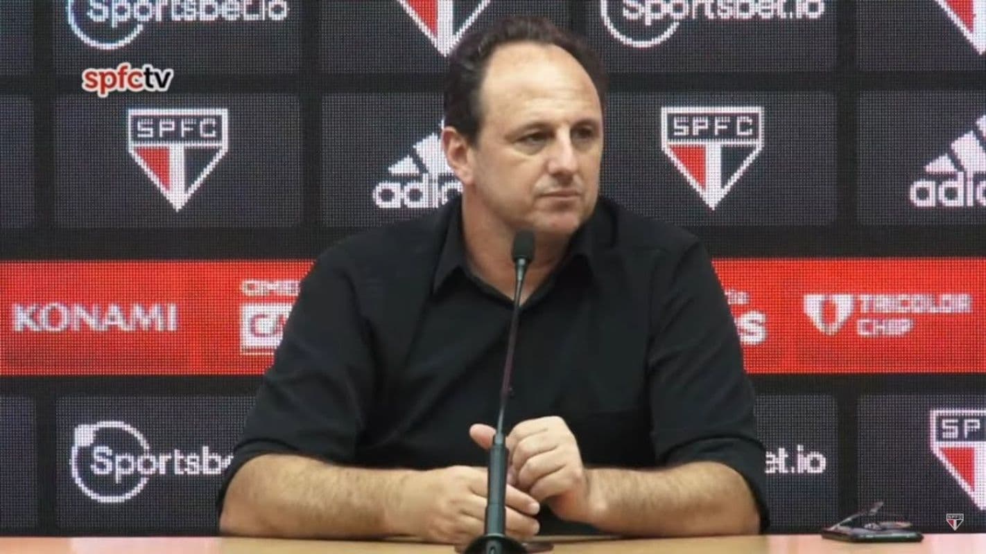 O São Paulo Futebol Clube teve uma novidade em seu treino nesta segunda-feira