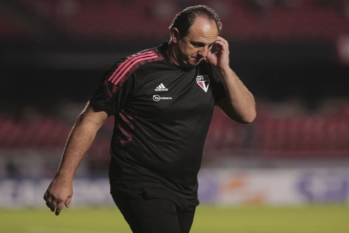 O São Paulo iniciou a preparação para a segunda rodada do Campeonato Brasileiro com uma novidade no comando técnico