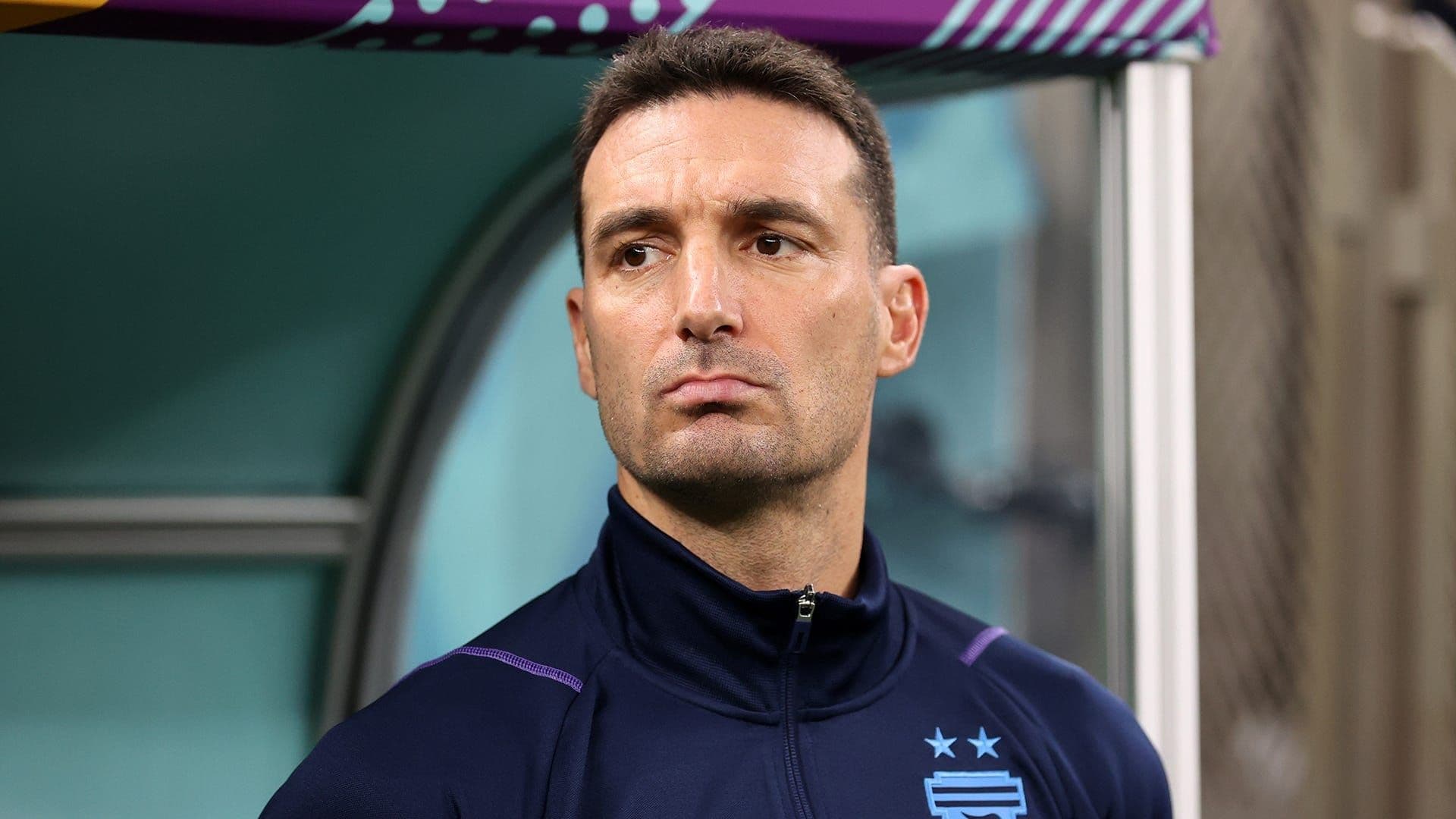 O técnico da seleção da Argentina, Lionel Scaloni, concedeu uma entrevista ao canal árabe Al Kass em que falou sobre a possibilidade Neymar
