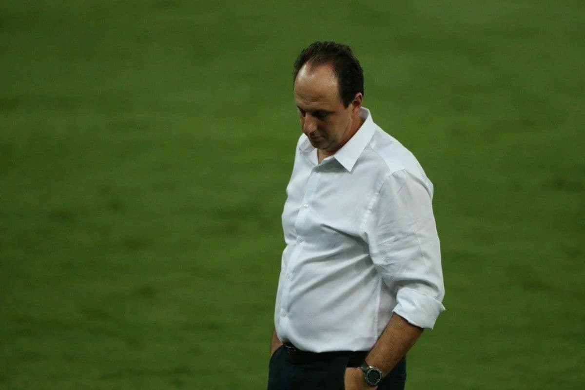 O técnico do Tricolor deu duras declarações sobre o seu próprio time