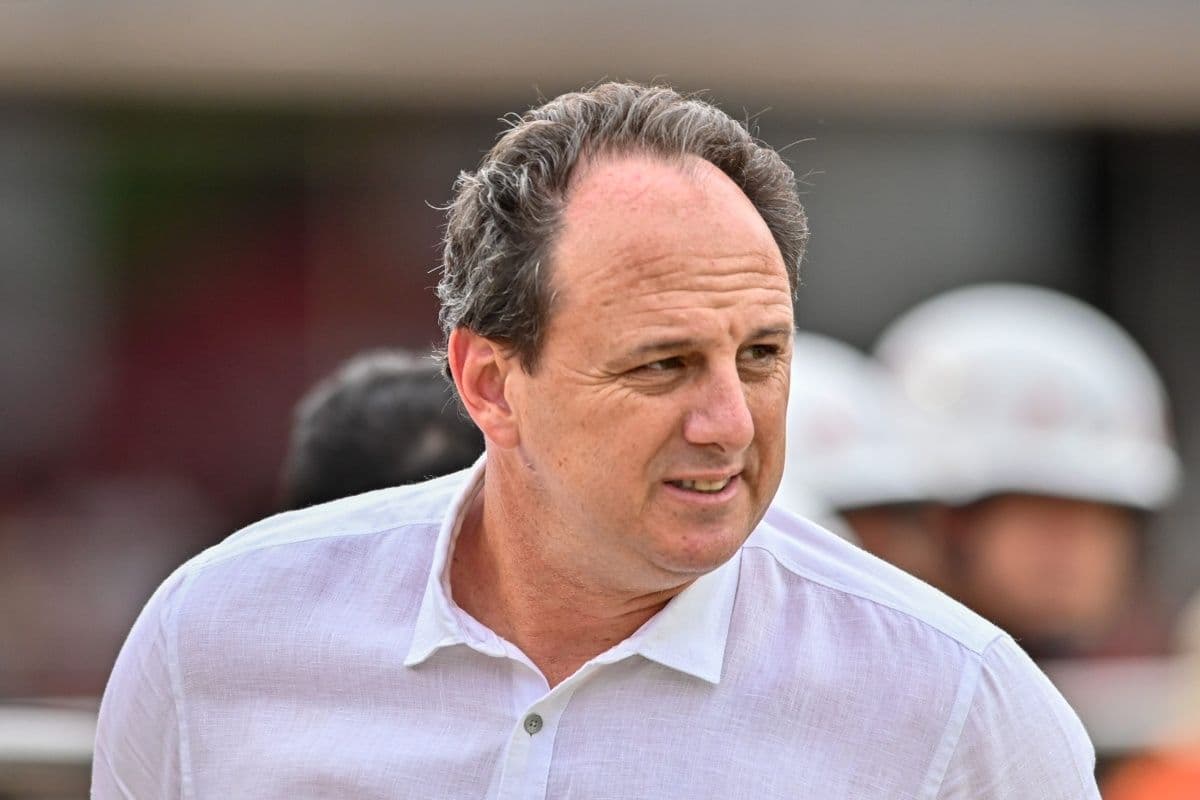 O técnico Rogério Ceni ainda confia no trabalho do jogador