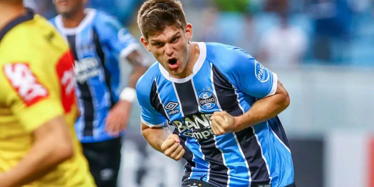 O zagueiro argentino Walter Kannemann, atualmente no Grêmio, tem sido especulado como possível retornar ao seu clube de formação