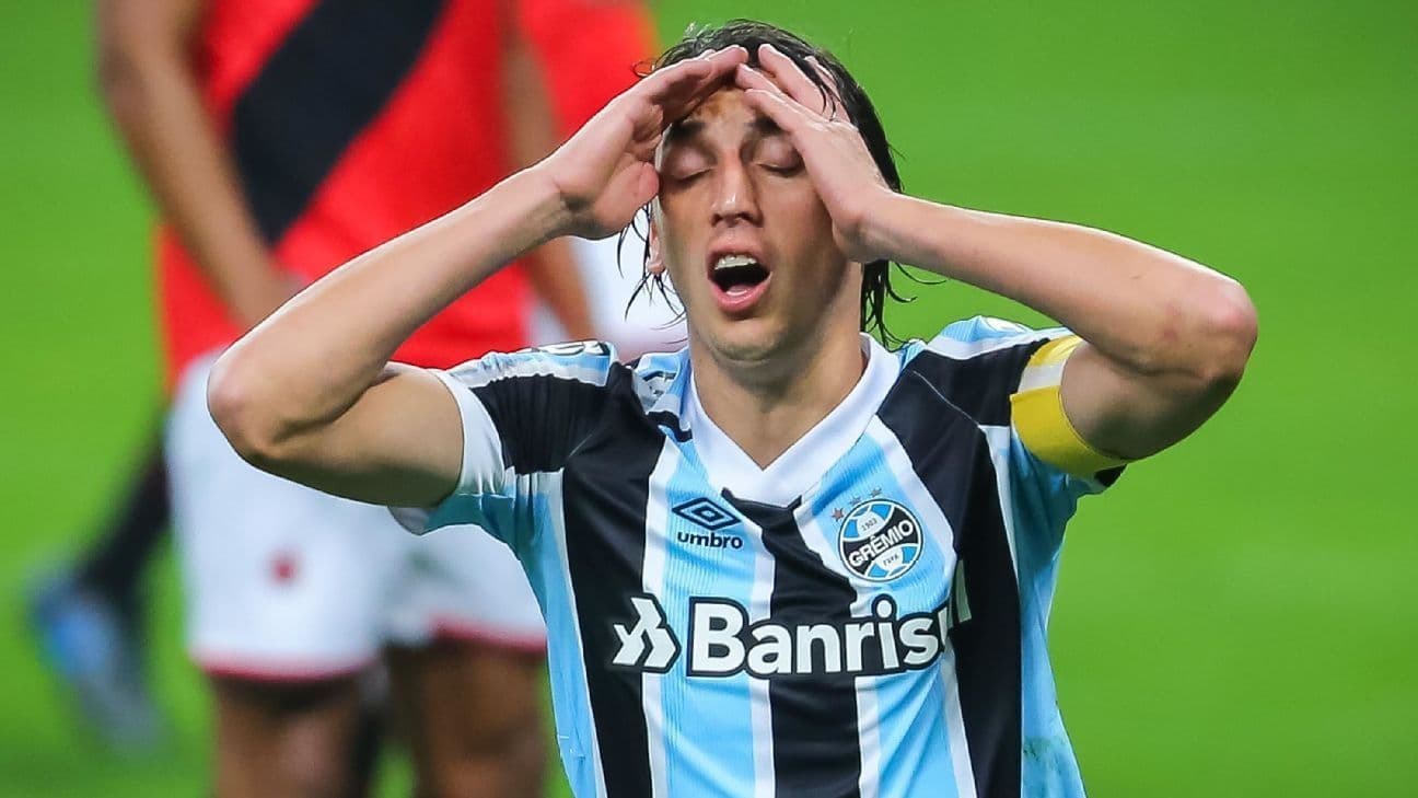 O zagueiro Pedro Geromel, ídolo do Grêmio, convocou uma entrevista coletiva na manhã desta sexta-feira para atualizar sua situação médica