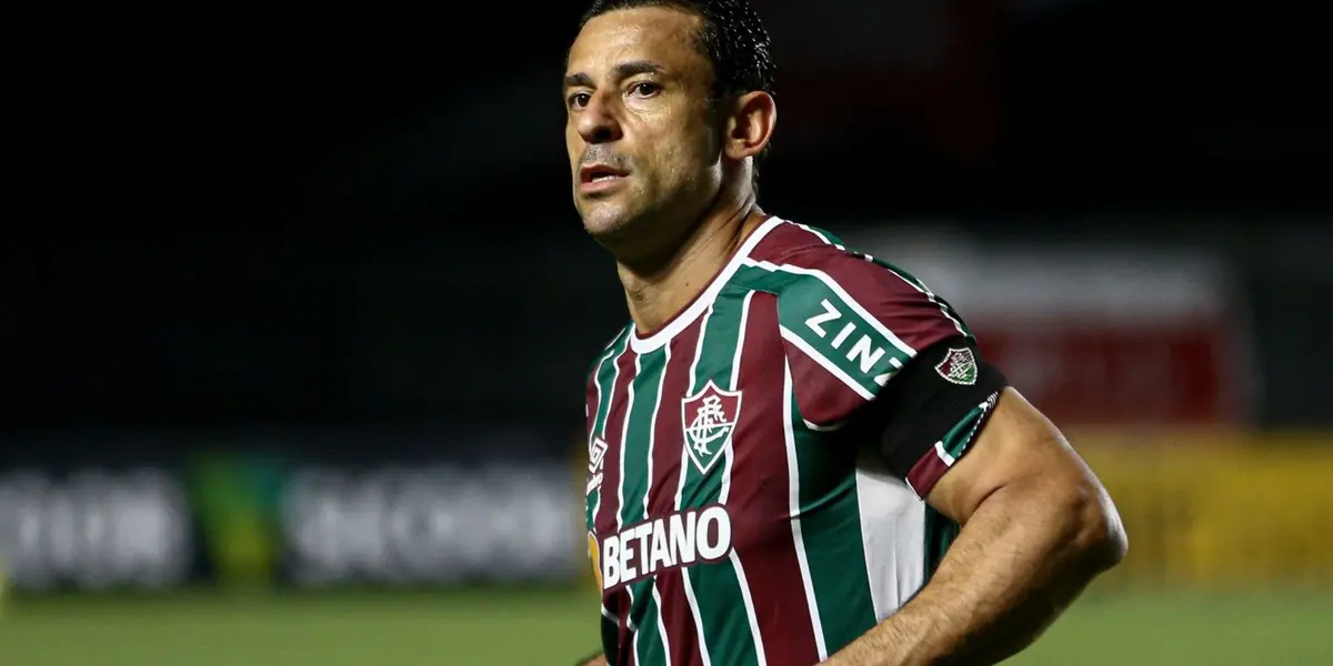 Ônibus da equipe foi alvo de torcedores alvinegros