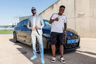 Os carros de luxo de Neymar e Vinicius Jr