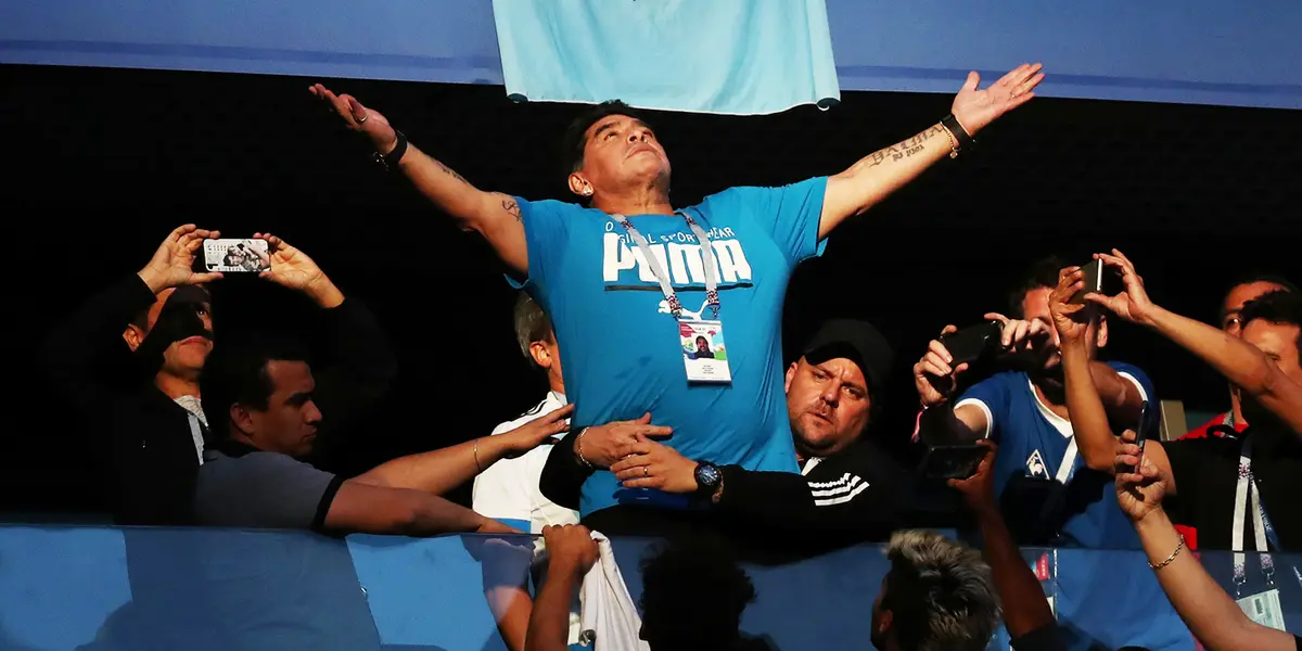 Os dois craques do futebol sul-americanos já demonstraram carinho mútuo em público e, após a morte do argentino, Renato Gaúcho inclusive vestiu uma camisa da Argentina com o nome de Maradona às costas