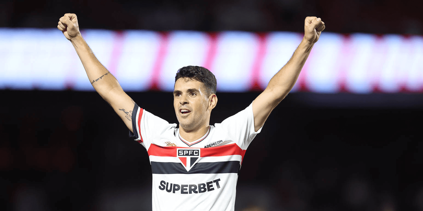 Oscar chega a feito importante no São Paulo