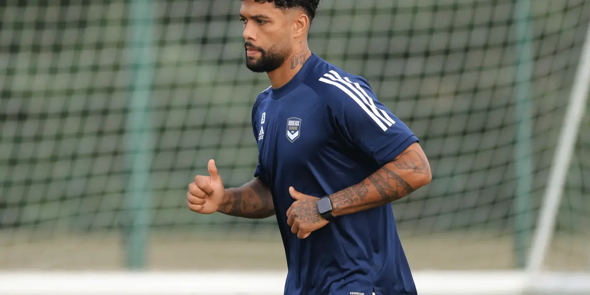 Otávio tem vínculo até o meio do ano com o Bordeaux e já pode assinar pré-contrato
