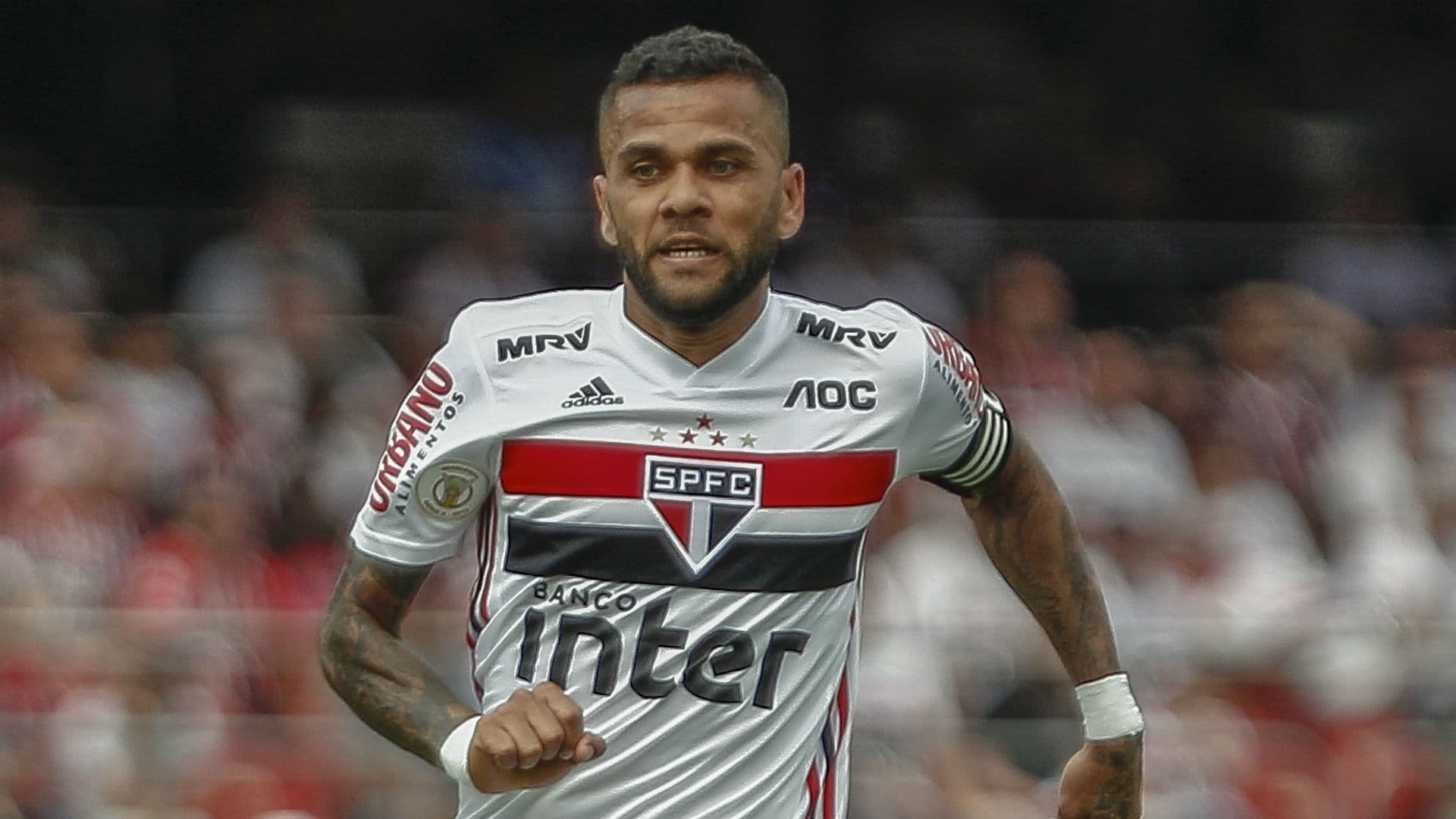 Ouro olímpico de Daniel Alves e vitória do São Paulo no Brasileirão apenas aumentaram racha do Tricolor