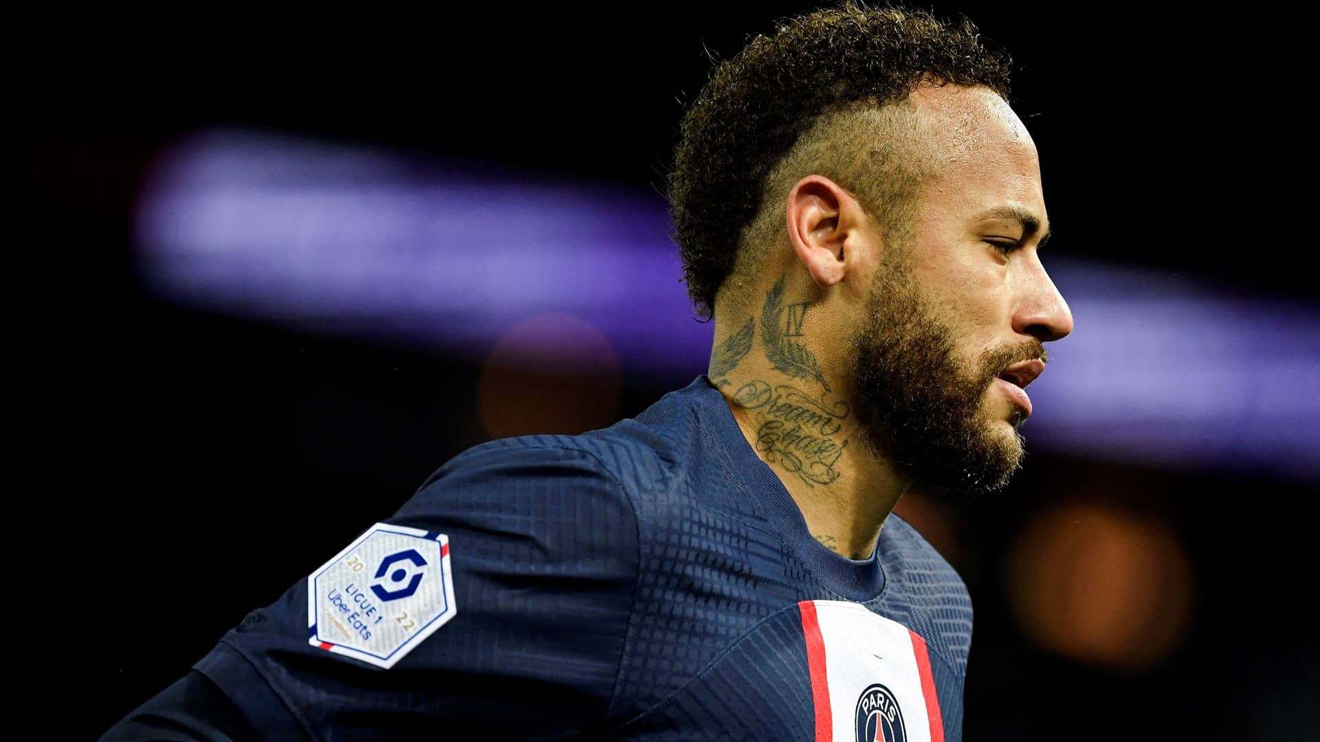 Outros aspectos da vida de Neymar estão preocupando os dirigentes do clube francês