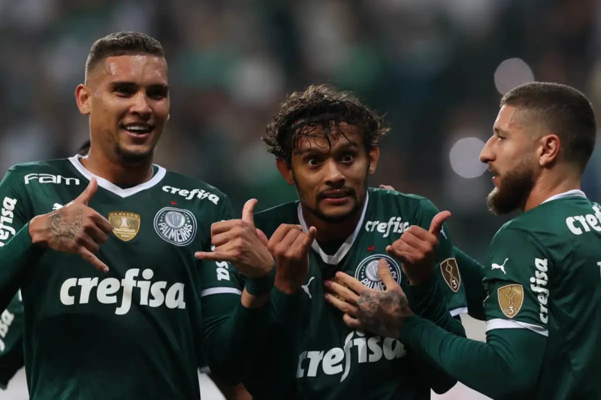Palmeiras consegue virada com gol do zagueiro, faz São Paulo perder invencibilidade em casa e Corinthians ficar longe da liderança