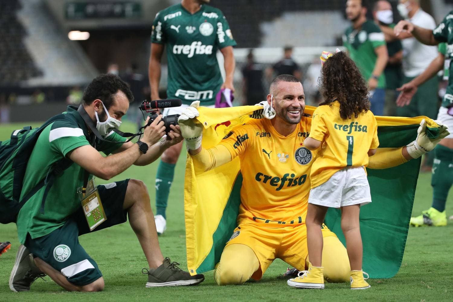 Palmeiras estuda a contratação de até 5 jogadores para o torneio