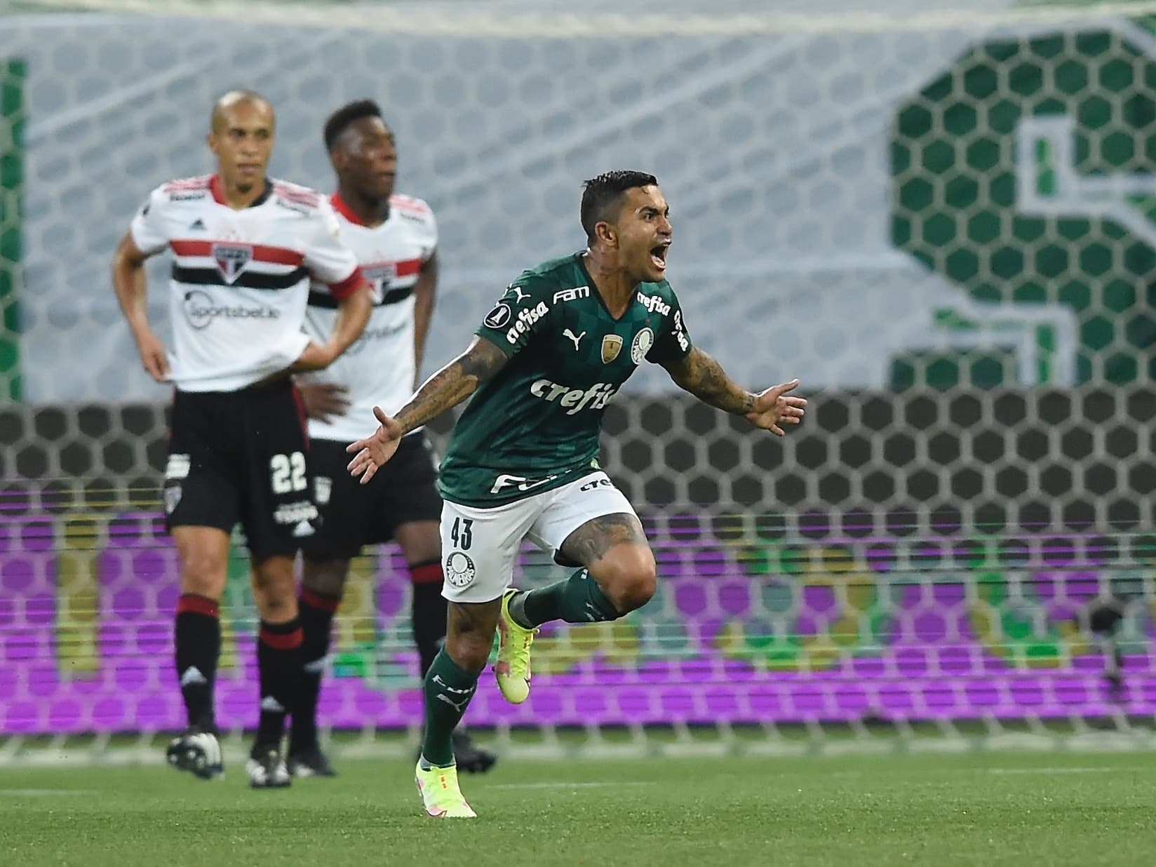 Palmeiras goleia São Paulo no jogo de volta das quartas de final e é o primeiro semifinalista da Copa Libertadores 2021