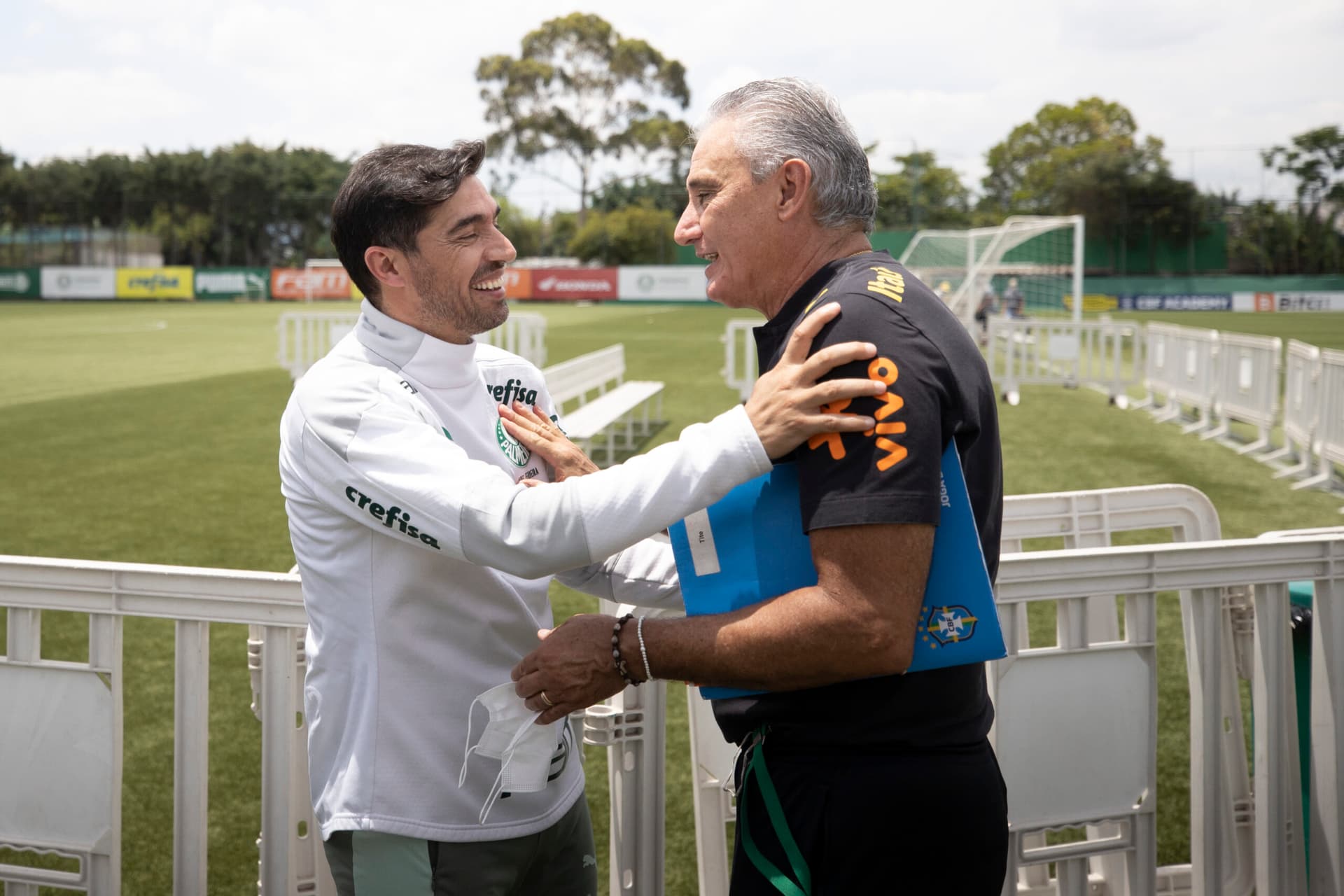 Palmeiras recebeu a seleção brasileira nessa segunda-feira (15) com Abel Ferreira enlouquecido por Tite