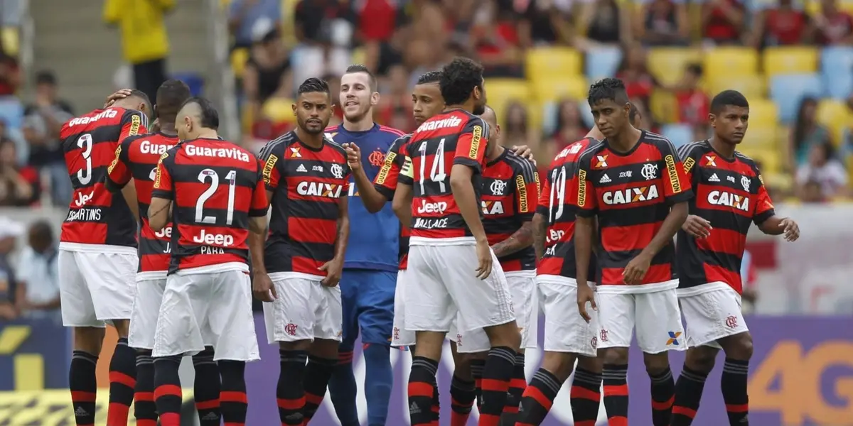 Paolo Guerrero é jogador do Racing, da Argentina, time que está no mesmo grupo que o Flamengo na Libertadores