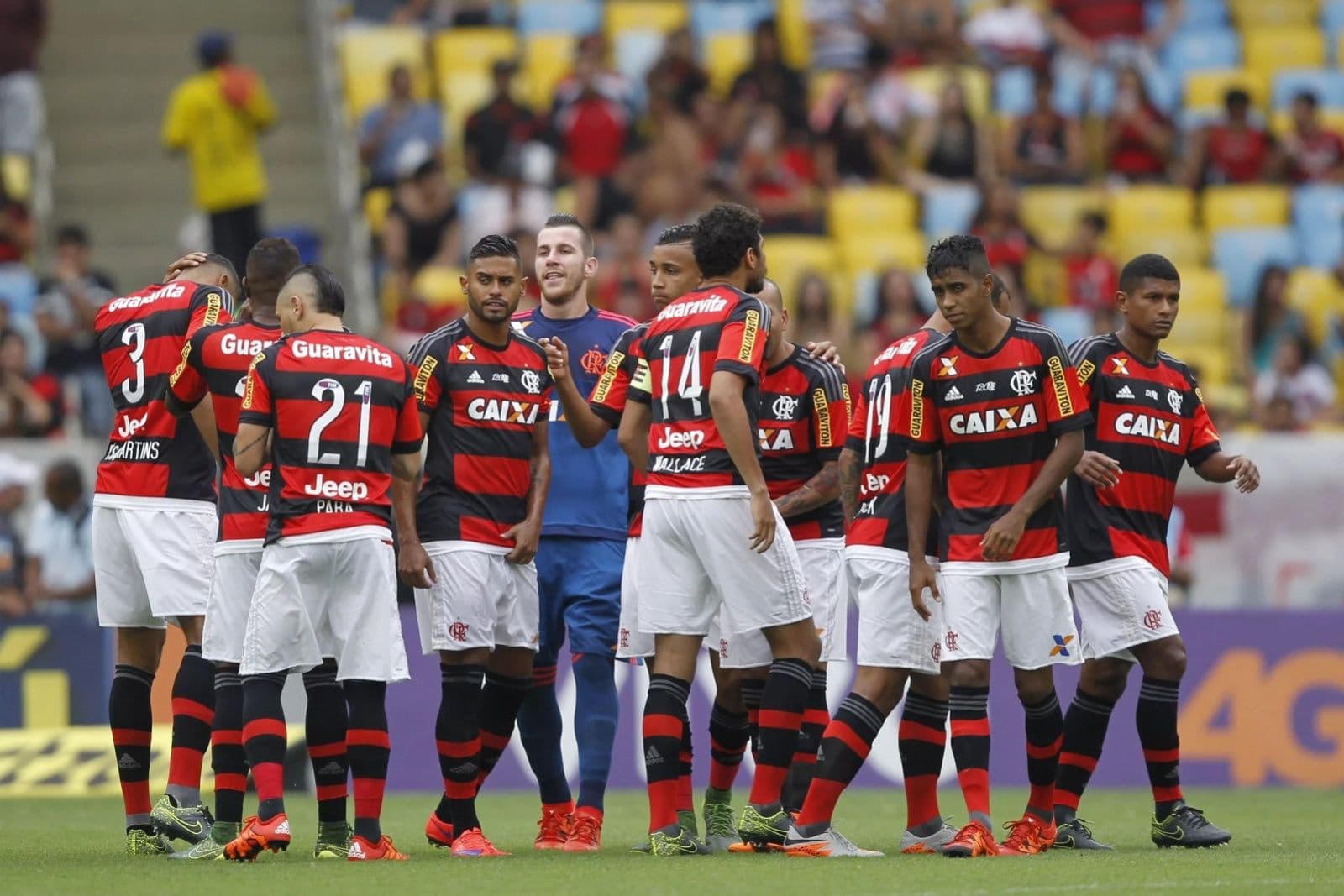 Paolo Guerrero é jogador do Racing, da Argentina, time que está no mesmo grupo que o Flamengo na Libertadores