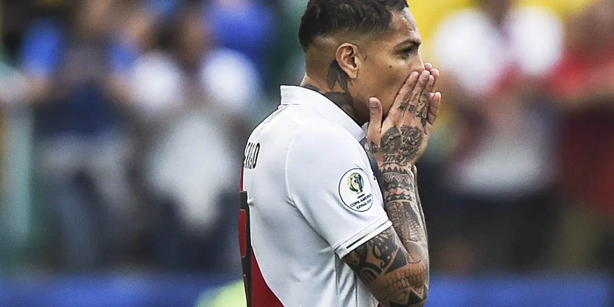 Paolo Guerrero se envolveu em um acidente de trânsito na tarde de quarta-feira (18) e destruiu seu carro de luxo
