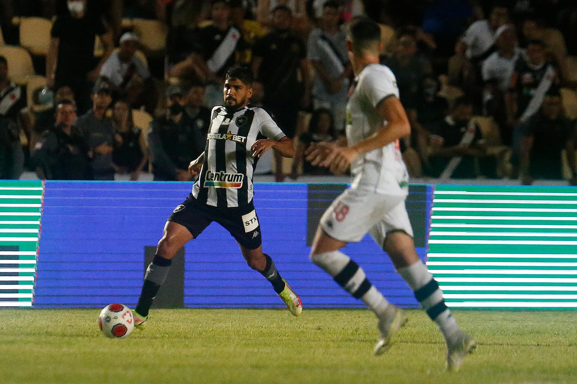 Paraguaio foi decisivo para garantir a vitoria do Glorioso sobre o Vasco
