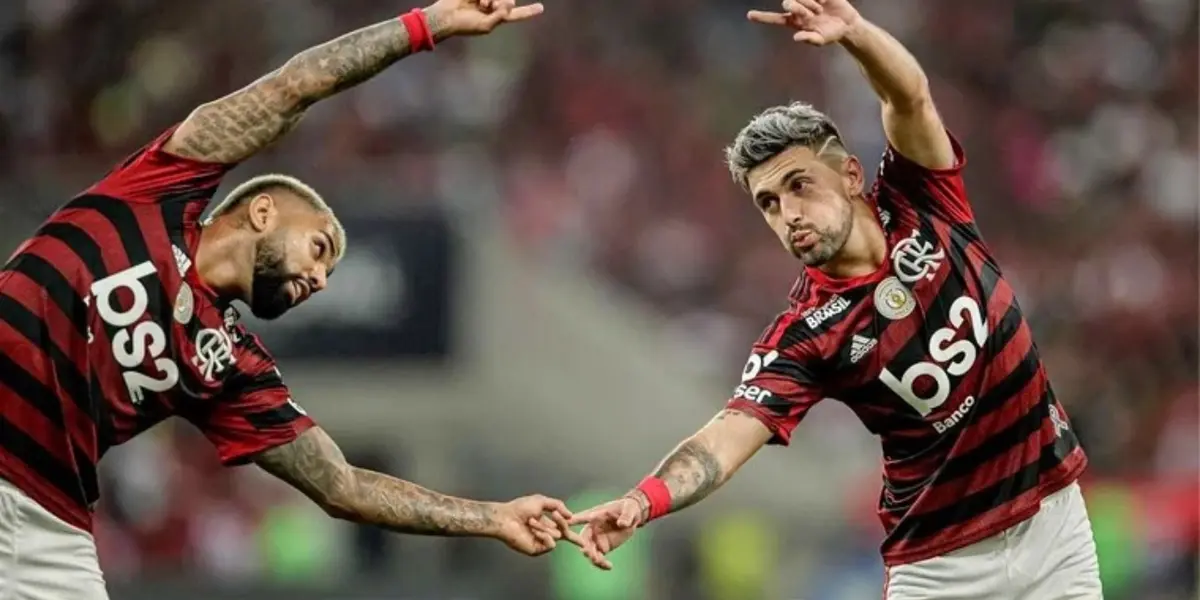 Parceiro do camisa 9 foi um dos craques de conquista do Mengão