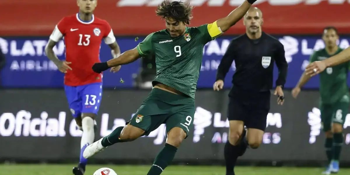 Partida estava prevista para começar às 17h (de Brasília), mas começou às 17h30 por causa das fortes chuvas