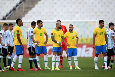 Partida foi paralisada no início do primeiro tempo por agentes da ANVISA