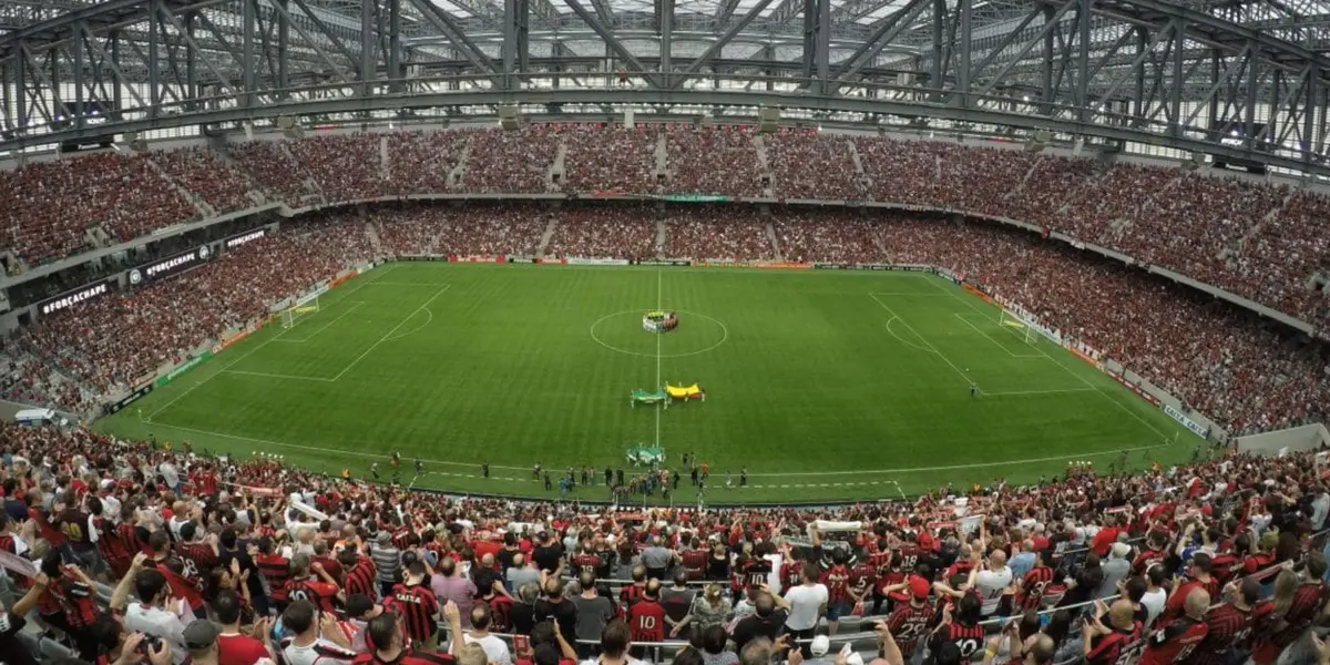 Partida marca a estreia do treinador pelo Furacão