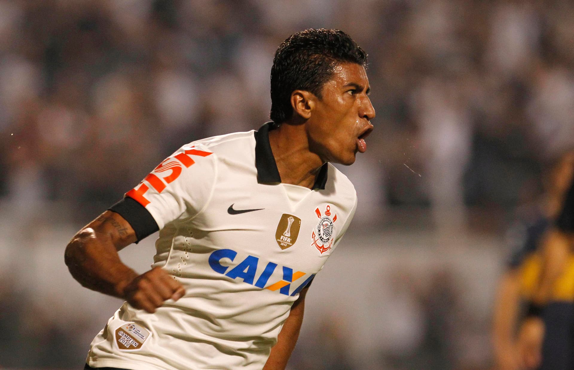 Paulinho está sem clube e Corinthians não seria uma opção