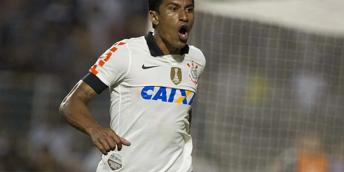 Paulinho teve passagem de menos de dois meses na Arábia Saudita e Corinthians estuda maneiras de repatriar o craque